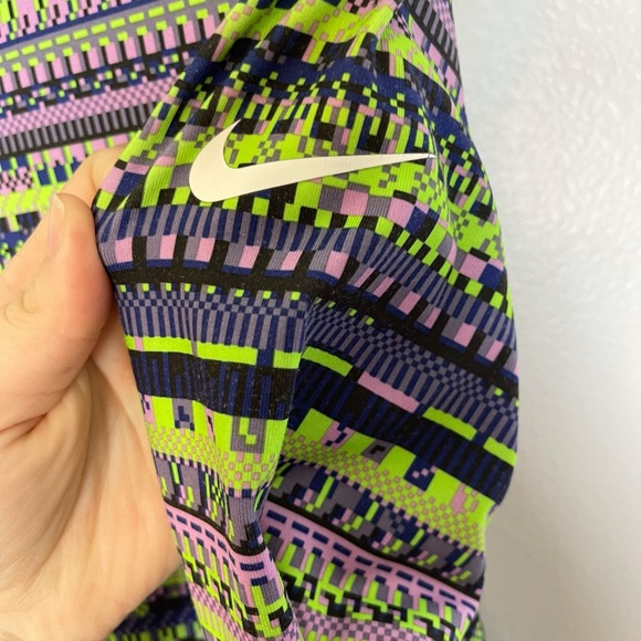 Nike Pro Dri-FIT hyperwarm 1/2 zip pullover Medium - Picture 4 of 8